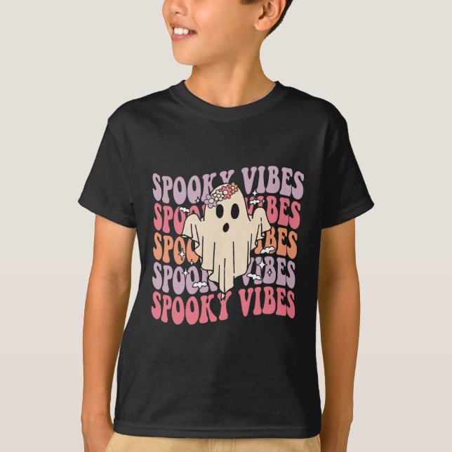 Groovy Halloween Spooky Vibes Retro Blommigt Ghost T Shirt (Framsida)