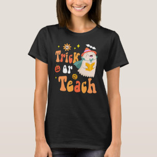 Groovy Halloween Trick eller Teach Retro Blommigt T Shirt