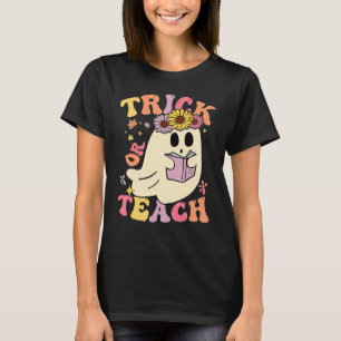 Groovy Halloween Trick eller Teach Retro Blommigt T Shirt