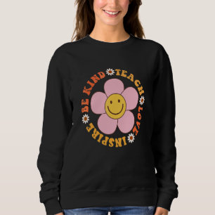 Groovy Hippilärare Var Snäll Lär Kärlek Inspirera T Shirt