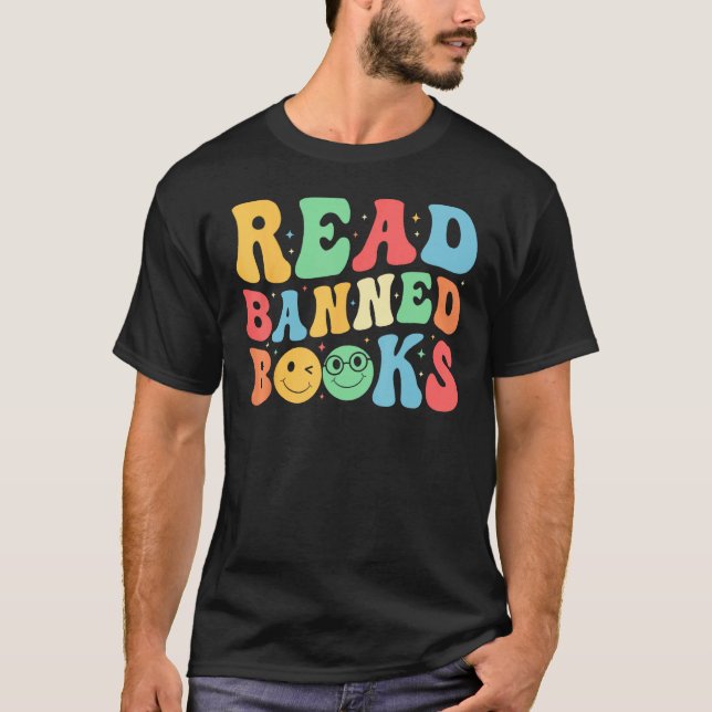 Groovy I Read Banned Books Bookworm Men Women Boys T Shirt (Framsida)