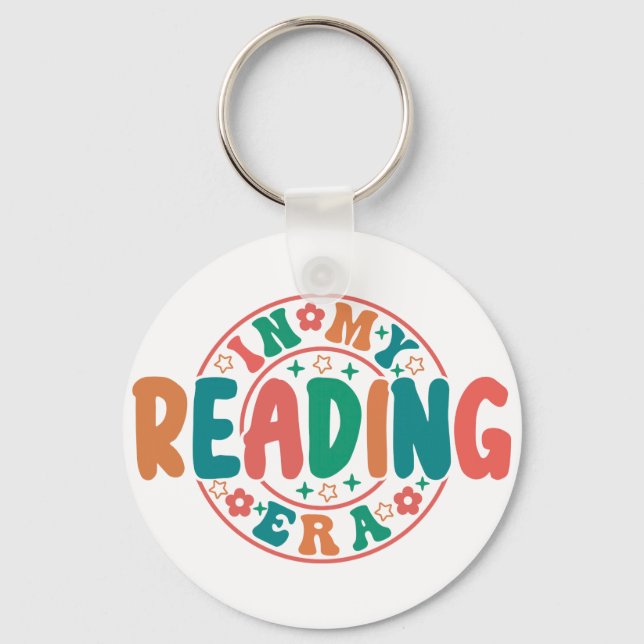Groovy "In My Reading Era" Wavy Font Graphic Nyckelring (Framsida)