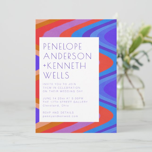 Groovy Kurvig Linjer Unuk Retro Blå Röd Bröllop Inbjudningar (Stående Fram)