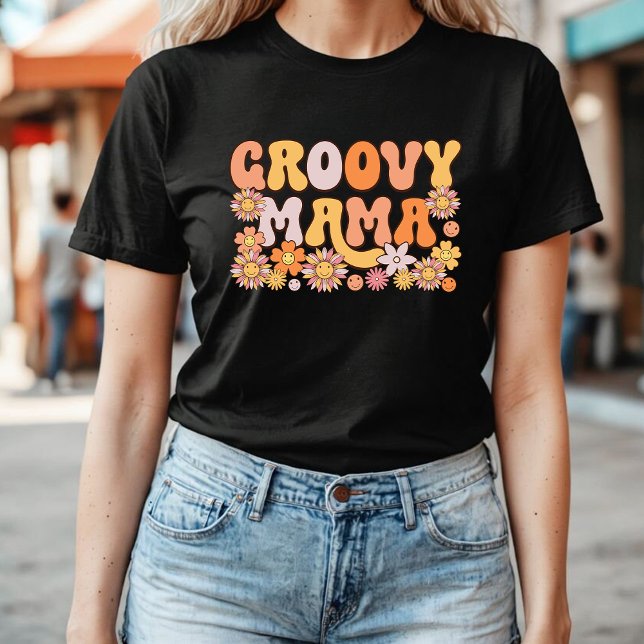 Groovy Mamma | Blommigten Typografi Retro 70s T Shirt (Skapare uppladdad)
