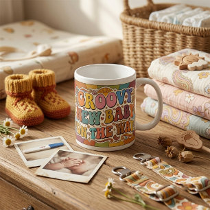 Groovy Nytt Barn på Väg Retro Solsken Kaffemugg