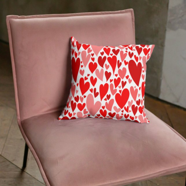 Groovy och Romantic Red Hearts Valentine Day Kudde (Skapare uppladdad)