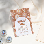 Groovy One Boho Daisy Retro 1st Birthday Party Tack Kort<br><div class="desc">Ett tackkort som matchar vår Groovy One Boho Daisy Retro 1:a födelsedagssamlingen Party. Den här utformningen har en vintage hippie mönster av blommor av daisy i ett boho färg-program. Det finns ett redigerbart tack-meddelande. Kortets baksida är anpassningsbarna på födelsedagsflickan. Klicka på "Anpassa den här mallen" och fyll i rutorna med...</div>