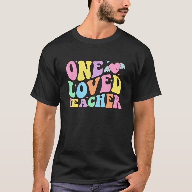 Groovy One Loved Teacher 100 Days of School Valent T Shirt (Framsida)