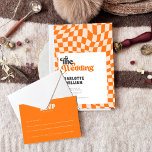 Groovy Orange Checkated Modern Retro Bröllop Inbjudningar<br><div class="desc">Groovy Orange kontrollerade Modern Retro-bröllopsinbjudan</div>