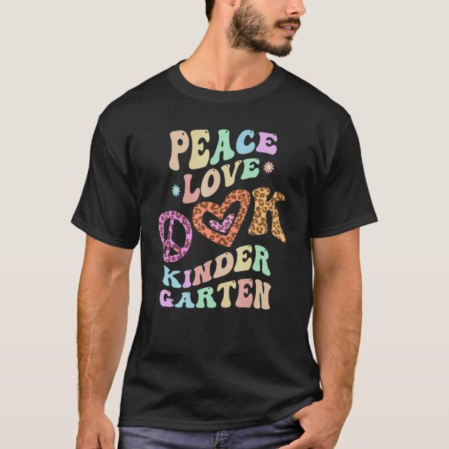 Groovy PEACE KÄRLEK KINDERGARTEN Leopard Skriv ut  T Shirt (Framsida)