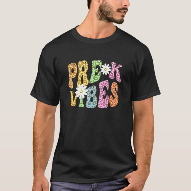 Groovy PRE K VIBES Teacher Leopard Print PreK Retr T Shirt (Framsida)