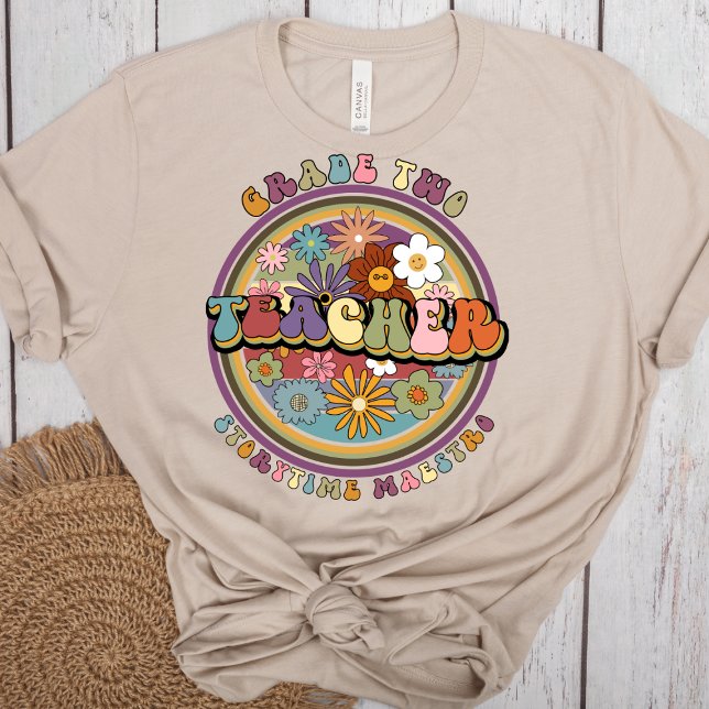 Groovy Retro Blommigt Daisy Klass 2 Lärare Namn T Shirt (Skapare uppladdad)