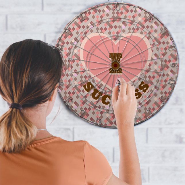 Groovy Retro Coral Brown har lyckats Darttavla (I Heart Success Groovy Retro Coral Brown Checkered Dart Board)