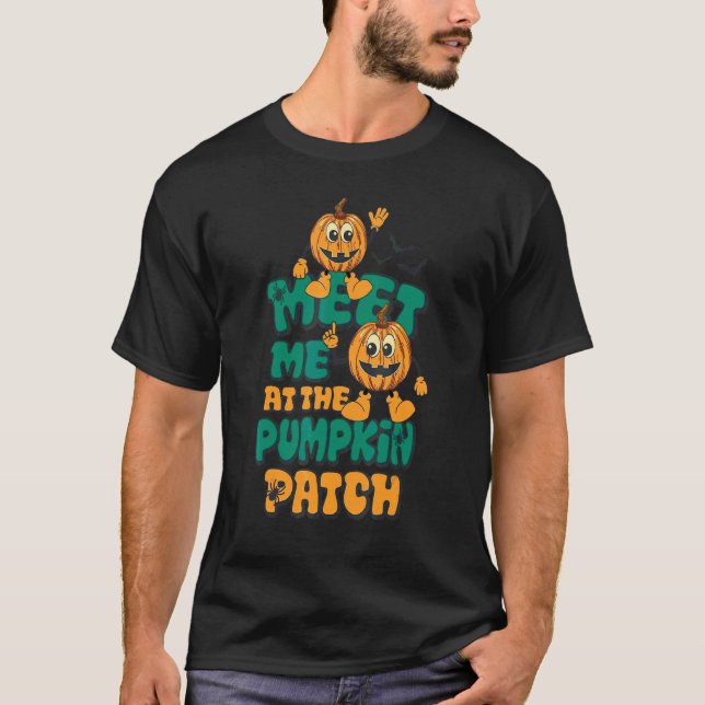 Groovy Retro Möt Mig Vid Pumpkin Patch Halloween T Shirt (Framsida)