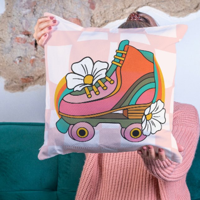 Groovy Retro Roller Skate 60s Hippie Rainbow Kudde (Groovy Retro Roller Skate 60s Hippie Rainbow Throw Pillow teen college dorm room decor decoration)