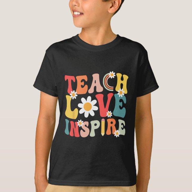 Groovy Retro Teach Kärlek Inspire Back to school T T Shirt (Framsida)