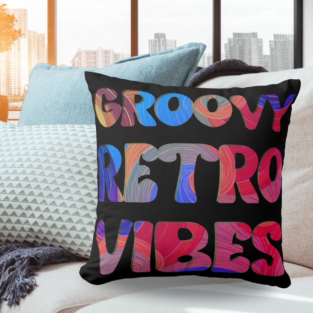 Groovy Retro Vibes Hippie Multifärgad Text Black Kudde (A cool throw pillow with 'Groovy retro vibes' in vibrant multicolored letters)