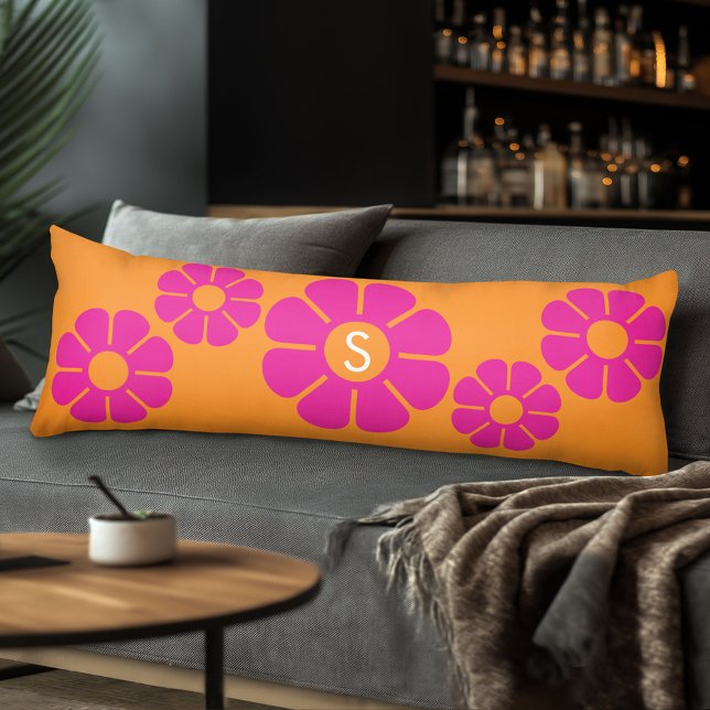 Groovy Rosa Daisy med Anpassningsbar Orange Monogr Kroppskudde (Body Pillow with Monogram)