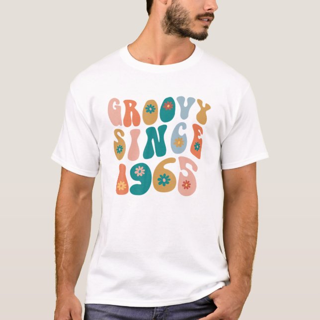 Groovy sedan 1965 57:e födelsedagen Hippie Stil 57 T Shirt (Framsida)