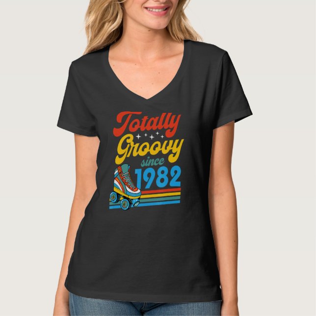 Groovy sedan 1982 Retro Roller Skate Birth T Shirt (Framsida)