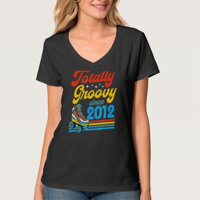 Groovy sedan 2012 Retro Roller Skate Birth T Shirt (Framsida)