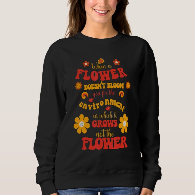 Groovy Speciell Education Teacher när en blomma do T Shirt (Framsida)