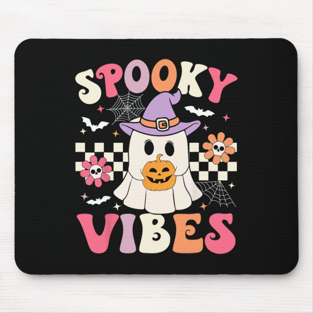 Groovy Spooky Vibes Retro Ghost Holding Pumpkin Ha Musmatta (Framsidan)