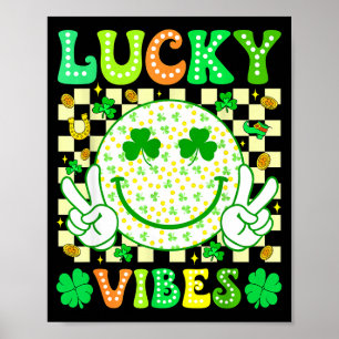 Groovy St Patricks Day Lucky Vibes Shamrock Kvinno Poster
