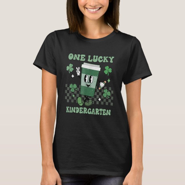 Groovy St Patrick's Day One Lucky Kindergarten Tea T Shirt (Framsida)