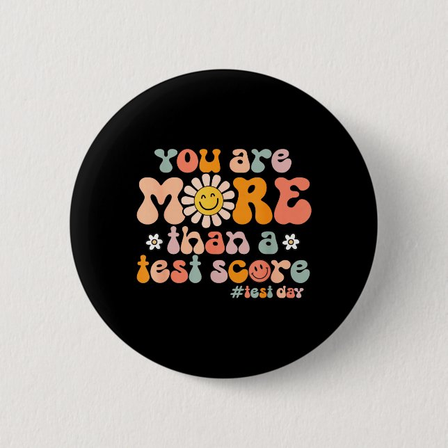 Groovy Test Day Mer än ett testresultat Lärare Knapp (Framsida)