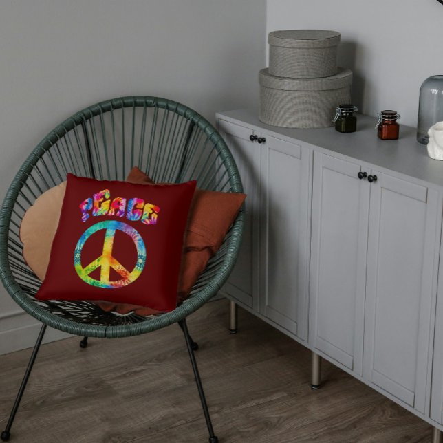 Groovy Tie Dye Fredstecken Kudde (Skapare uppladdad)
