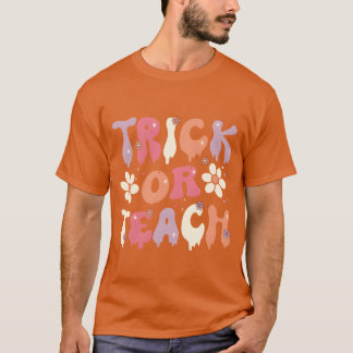 Groovylärare Halloweenrick eller lära 70s Present T Shirt