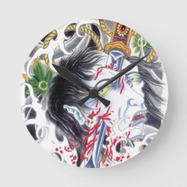 Grotesque Head & Sword Rund Klocka