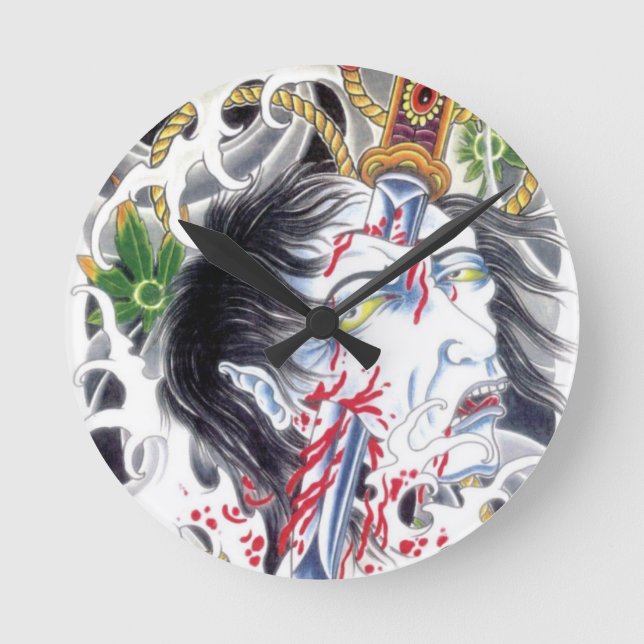 Grotesque Head & Sword Rund Klocka (Framsida)