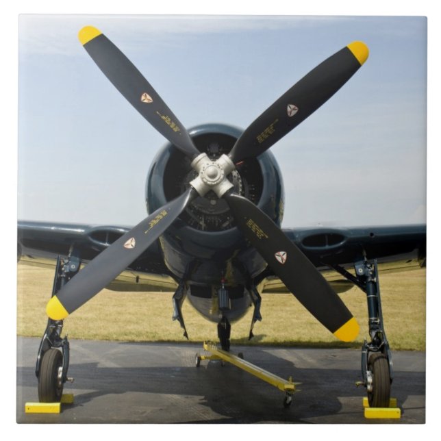 Grumman F8F Bearcat Navy hangarfartygsjaktplan på Kakelplatta (Framsidan)