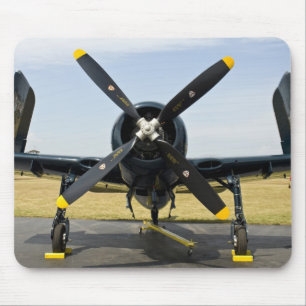 Grumman F8F Bearcat Navy hangarfartygsjaktplan på Musmatta