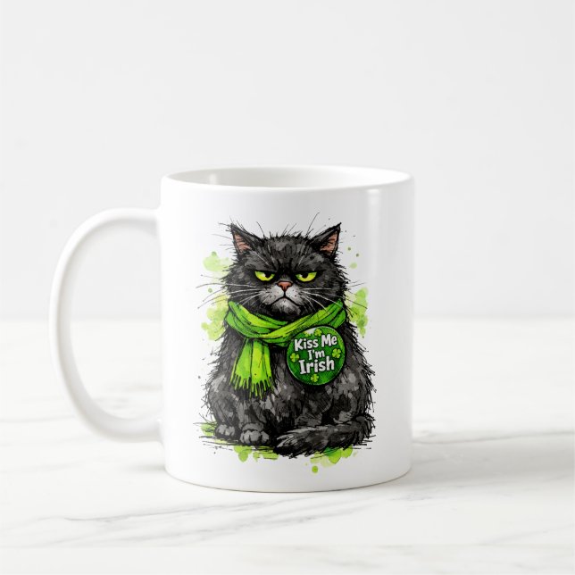 Grumpy Black Cat Kiss Me I'm Irish Funny St. Patri Kaffemugg (Vänster)