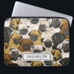 Grumpy Cute Pugs Bulldog Personlig Laptop Fodral<br><div class="desc">Toppen personlig-gåva med en pug-hund,  var och en har ett uttryck. De här söta och roliga små kommer att göra din dag! Anpassa genom att lägga till ditt namn i etikettrutan.</div>