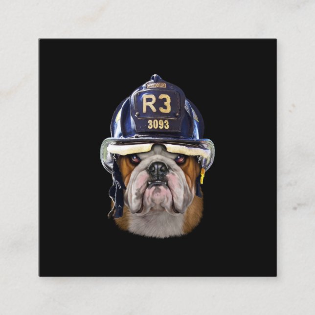 Grumpy English Bulldog Wearing Firefighter Helmet Fyrkantigt Visitkort (Framsida)