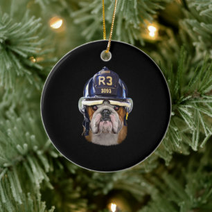 Grumpy English Bulldog Wearing Firefighter Helmet Julgransprydnad Keramik
