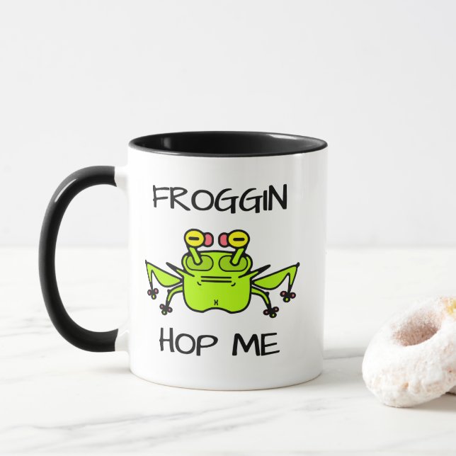 Grumpy Frog Weird Cartoon Creature Mugg (Med munk)
