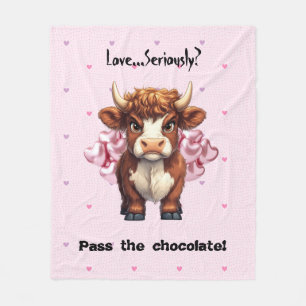 Grumpy Highland Cow Valentine Day Fleecefilt