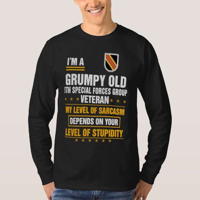 Grumpy Old 5th Special Forces Group Veteran Father T Shirt (Framsida)