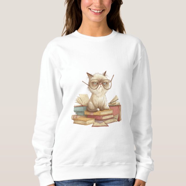 Grumpy Scholar Cat Among Books T Shirt (Framsida)