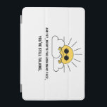 Grumpy sol iPad Smart Cover iPad Mini Skydd<br><div class="desc">Ipad cover med grumpy sol och moln,  roliga citat: "Och ändå,  trots blicken på min ansikte,  pratar du fortfarande." Det skulle göra en gåva till roligten för manar för kvinnor,  student eller någon som använder en iPad hemma eller på jobbet.</div>