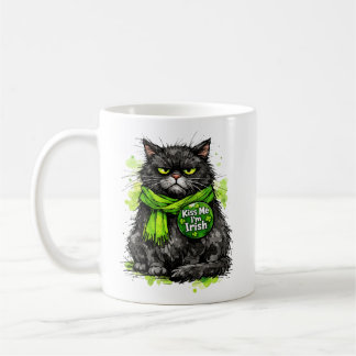 Grumpy svart katt Kyss mig, jag är irländsk rolig  Kaffemugg