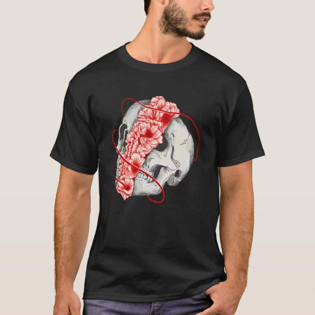 Grunge Aesthetic Skull och Sakura Flowers T Shirt (Framsida)