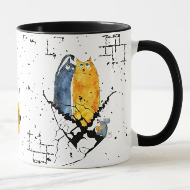 GRUNGE CATS PÅ GREN MUGG (TWO GRUNGE CATS ON BRANCH WITH WHIMSICAL MOUSE.  CUSTOMIZABLE MONOGRAM.)