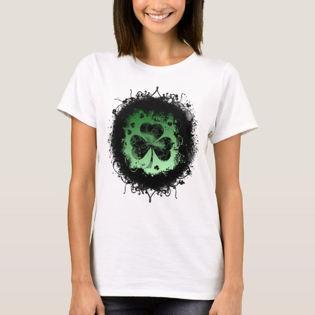 Grunge-gotisk Shamrock för St. Patrick's day T Shirt (Framsida)