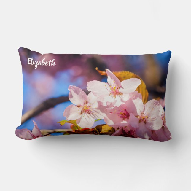 Grupp av Sakura Flowers, Mjuk Rosa, Blå bakgrund Lumbarkudde (Framsida)
